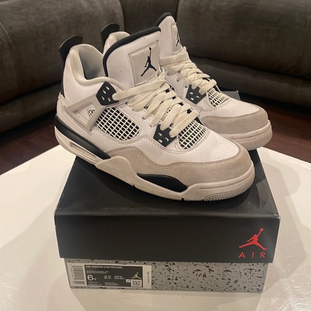 Air Jordan 4 Retro Military Black